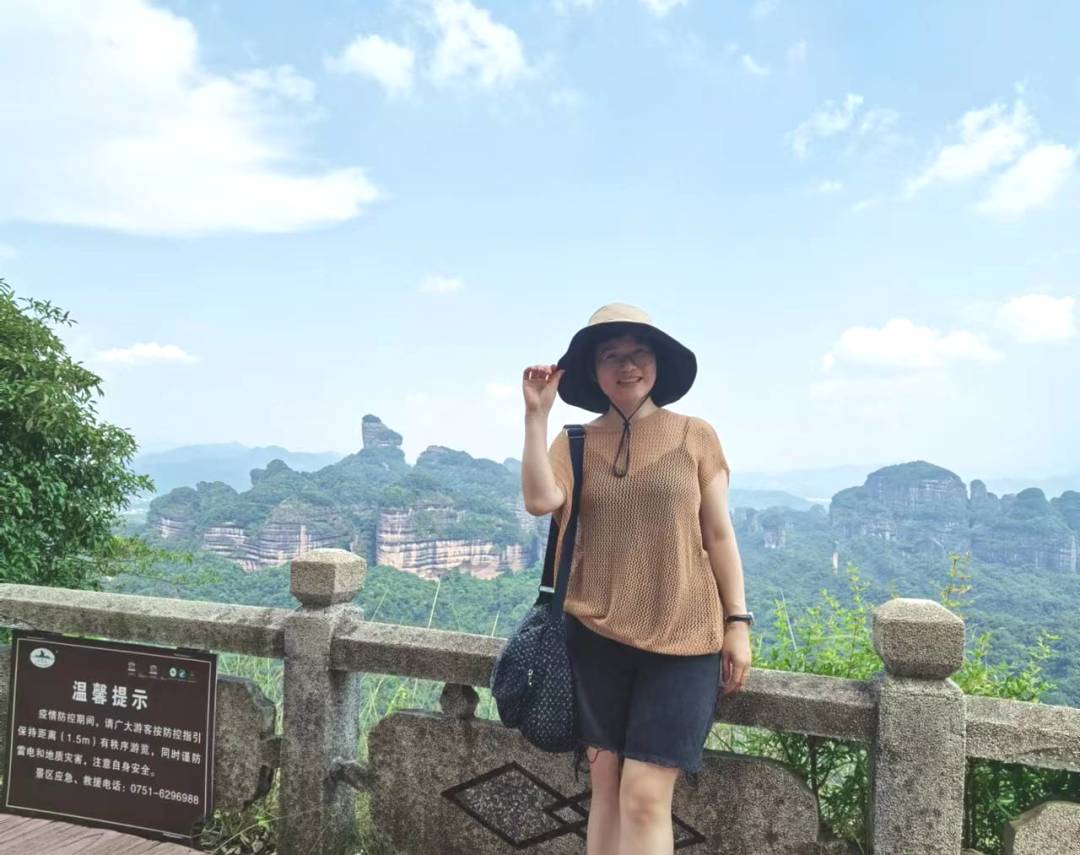 致敬这就是优惠活动办理大厅巾帼她实力